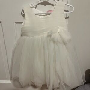 Popatu Flower Girl special occasion ivory dress. Size 24 months.